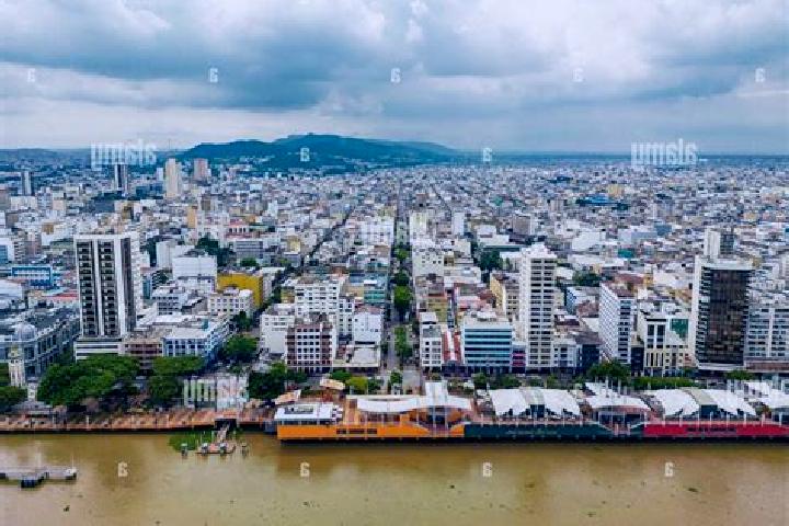 Luna, 25 — Escort in Bolivar, Ecuador