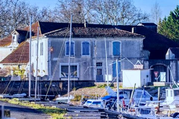 Luna, 25 — Escort in Chenac-Saint-Seurin-d Uzet, France