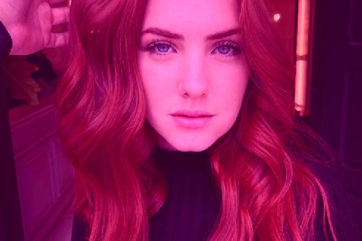 Luna, 26, a auburn blue-eyed mediterranean companion based in Bombon. Offering Striptease, GFE, Roleplay. Available for incall and outcall, day and evening d...