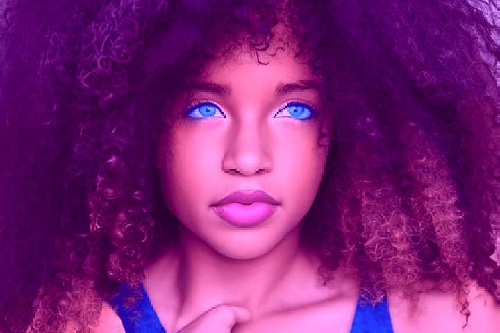 Luna, 26, a black blue-eyed mixed companion based in Davudabad. Offering GFE, Massage, Domination. Available for incall and outcall, day and evening dates.
