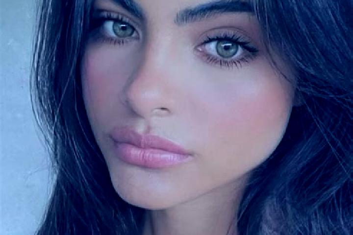 Luna, 26, a black hazel-eyed caucasian companion based in Veriatsia. Offering Massage, Duos, Domination. Available for incall and outcall, day and evening da...
