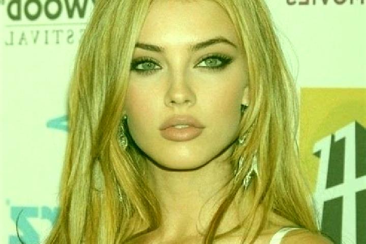 Luna, 26, a blonde hazel-eyed mediterranean companion based in Starnov. Offering Couples, Massage, Duos, Party Girl. Available for incall and outcall, overni...