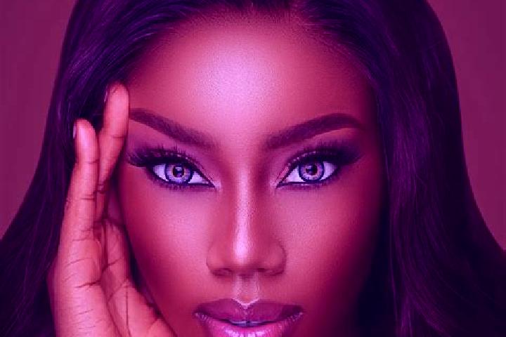 Luna, 26, a chestnut blue-eyed ebony companion based in El Garrobo. Offering GFE, Dinner Date, BDSM. Available for incall and outcall, day and evening dates.