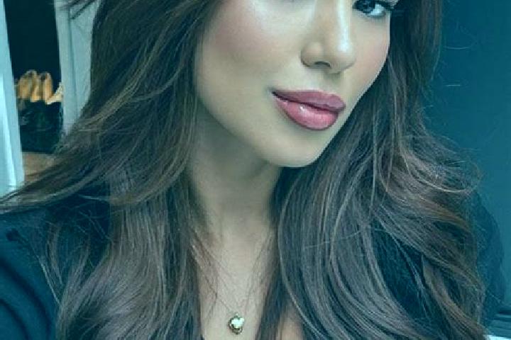 Luna, 26, a chestnut brown-eyed latina companion based in Ambarnath. Offering Domination, Striptease, OWO, Roleplay. Available for incall and outcall, day an...
