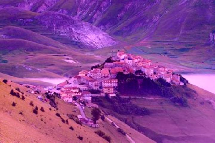 Luna, 26 — Escort in Castelluccio Inferiore, Italy
