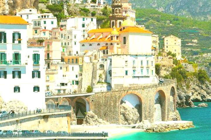 Luna, 26 — Escort in Villamagna, Italy