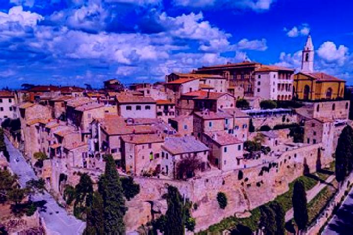 Luna, 26 — Escort in Vivo d Orcia, Italy