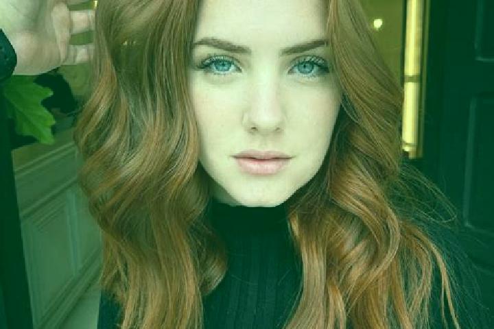 Luna, 27, a auburn blue-eyed middle eastern companion based in Bayota. Offering Striptease, Overnight, Duos, Girlfriend Experience, BDSM. Available for incal...