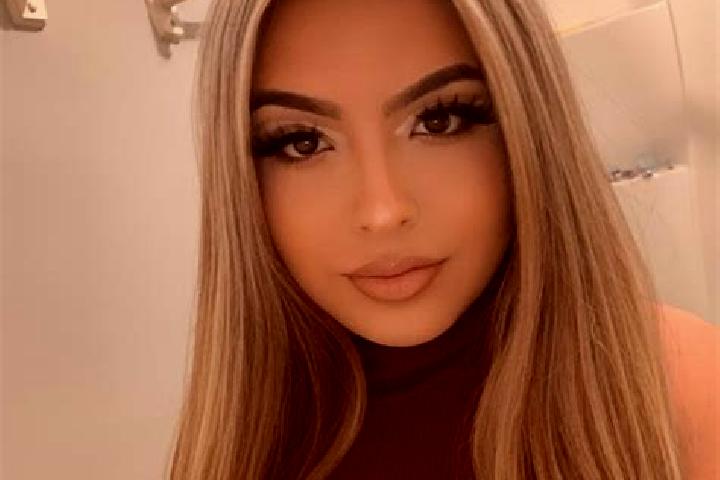 Luna, 27, a blonde brown-eyed latina companion based in Alleshausen. Offering Roleplay, Couples, Girlfriend Experience. Available for incall and outcall, day...