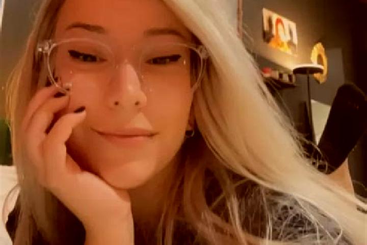 Luna, 27, a blonde grey-eyed mediterranean companion based in San Mauro Torinese. Offering Fetish, CIM, Dinner Date. Available for incall and outcall, overni...