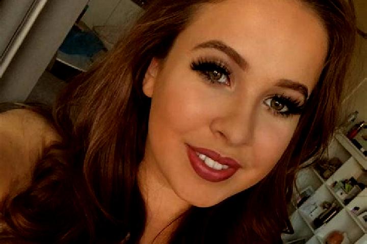 Luna, 27, a brunette brown-eyed mixed companion based in Donington le Heath. Offering Massage, Couples, Dinner Date. Available for incall and outcall, day an...