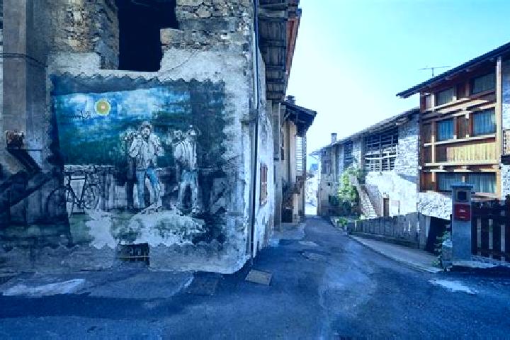 Luna, 27 — Escort in Mezzana Mortigliengo, Italy