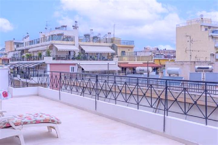 Luna, 27 — Escort in Neos Mylotopos, Greece