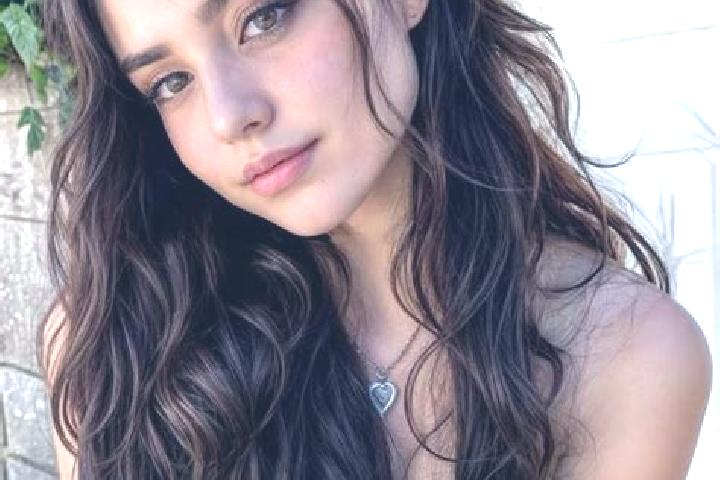 Luna, 28, a auburn hazel-eyed middle eastern companion based in Limatambo. Offering OWO, BDSM, Prostate Massage. Available for incall and outcall, overnight ...