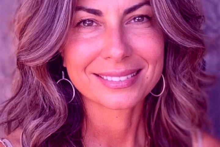 Luna, 28, a brunette grey-eyed middle eastern companion based in Arenopolis. Offering Prostate Massage, Domination, OWO, CIM. Available for incall and outcal...