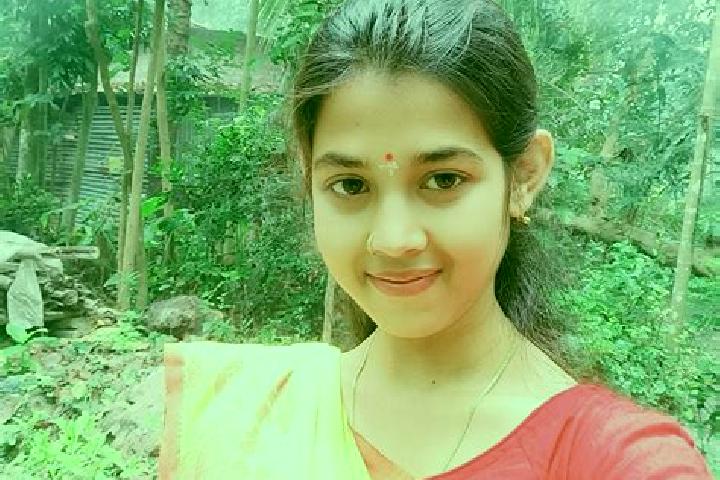 Luna, 28 — Escort in Canning, India