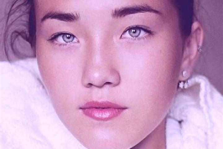 Luna, 29, a black grey-eyed caucasian companion based in Bulagiyn Denj. Offering Couples, Striptease, OWO. Available for incall and outcall, day and evening ...