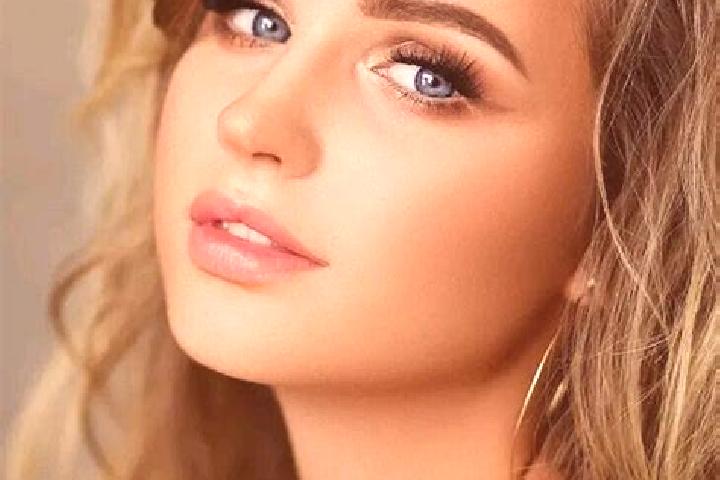 Luna, 30, a dark blonde blue-eyed ebony companion based in Bryneglwys. Offering BDSM, Party Girl, Girlfriend Experience. Available for incall and outcall, ov...
