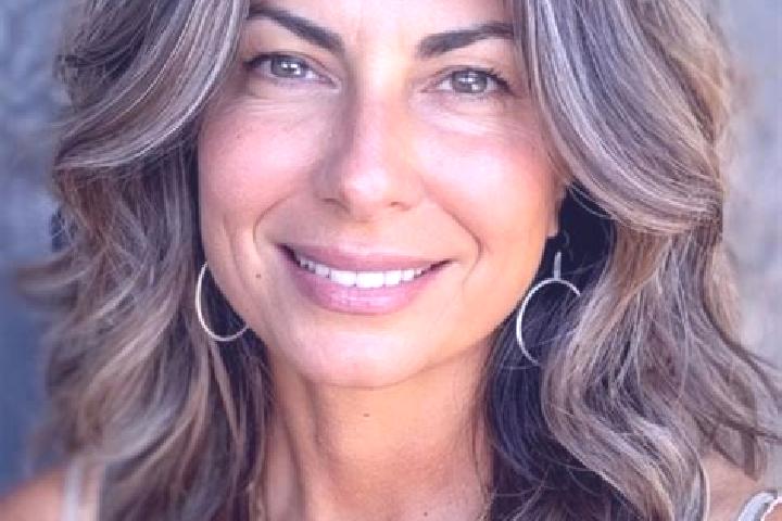 Luna, 31, a brunette grey-eyed middle eastern companion based in Roden. Offering Striptease, Duos, Travel Companion, BDSM. Available for incall and outcall, ...