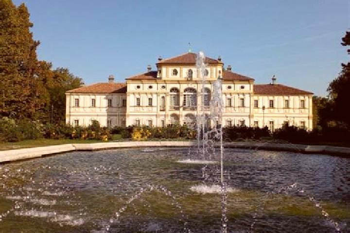 Luna, 31 — Escort in Villa La Tesoriera, Italy
