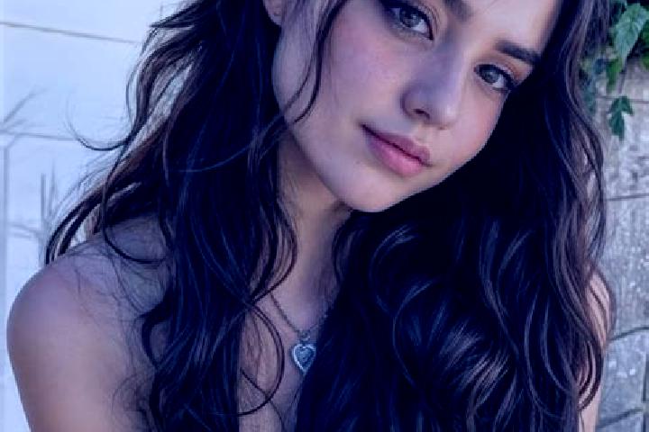 Luna, 32, a black hazel-eyed middle eastern companion based in North Isis. Offering Prostate Massage, CIM, 69, A-Level. Available for incall and outcall, day...