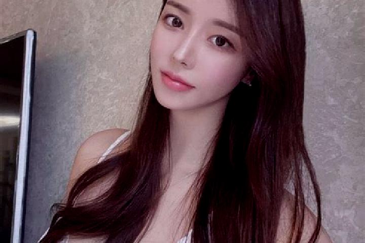 Luna, 32 — Escort in Dongqiao, China