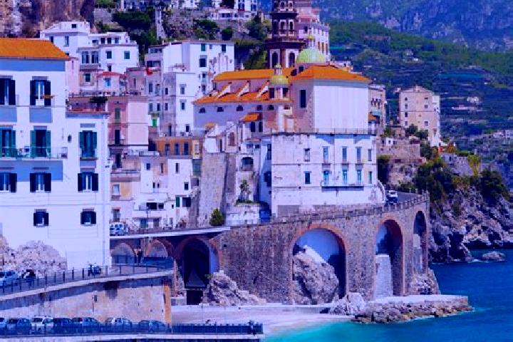 Luna, 32 — Escort in Zelo Surrigone, Italy