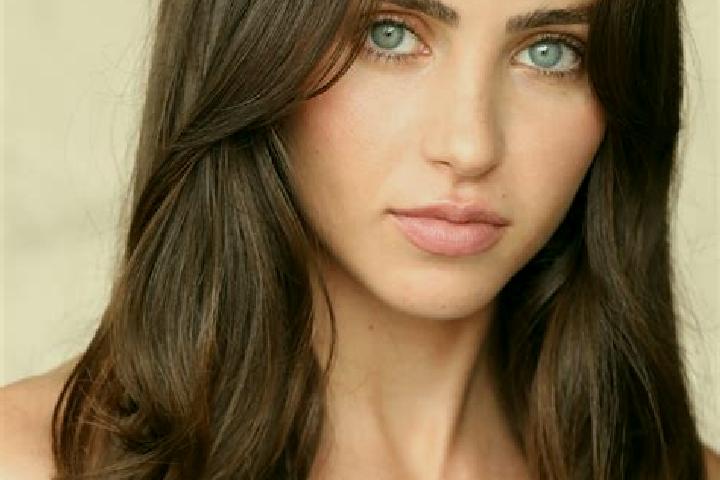 Luna, 33, a brunette grey-eyed caucasian companion based in Rosano. Offering CIM, Tantra, Deep French Kissing, Couples, OWO. Available for incall and outcall...