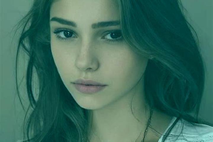 Luna, 33, a chestnut grey-eyed slavic companion based in Deyskoye. Offering Striptease, Domination, OWO, Overnight. Available for incall and outcall, overnig...