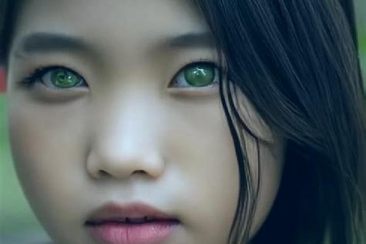 Luna, 34, a black green-eyed asian companion based in Alloza. Offering Erotic Massage, Couples, Domination. Available for incall and outcall, overnight booki...