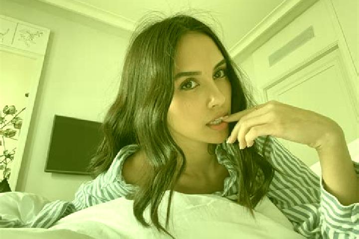 Luna, 34, a brunette grey-eyed indian companion based in Irapuru. Offering CIM, Girlfriend Experience, Roleplay, Party Girl, Massage. Available for incall an...