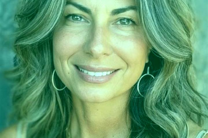Luna, 34, a brunette grey-eyed mixed companion based in Colonia los Alcanfores. Offering Overnight, Massage, Striptease, OWO. Available for incall and outcal...