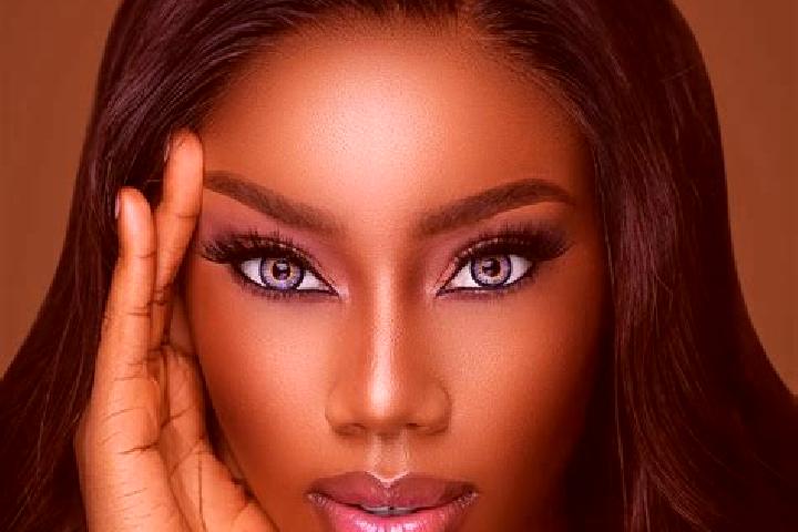 Luna, 35, a chestnut blue-eyed ebony companion based in Khandud. Offering Party Girl, Dinner Date, Tantra. Available for incall and outcall, overnight bookin...