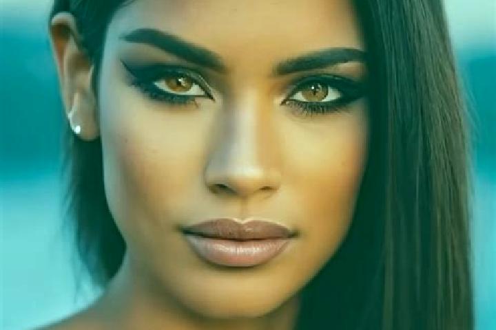 Luna, 36, a red brown-eyed latina companion based in Esperia. Offering Travel Companion, Party Girl, Prostate Massage, OWO. Available for incall and outcall,...
