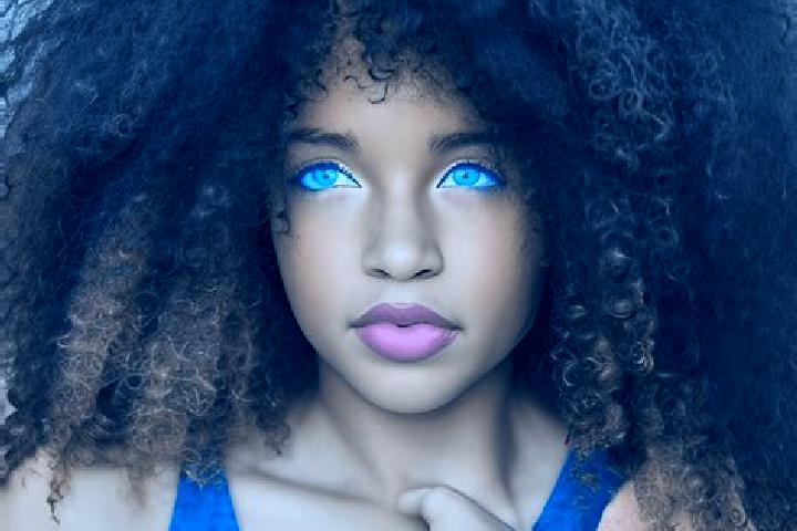 Luna, 37, a black blue-eyed ebony companion based in Ceica. Offering Travel Companion, A-Level, Duos. Available for incall and outcall, day and evening dates.