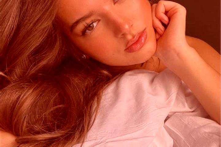 Luna, 37, a chestnut amber-eyed latina companion based in Campo Limpo Paulista. Offering Couples, GFE, Tantra, Roleplay, Dinner Date. Available for incall an...