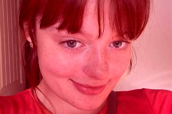 Luna, 37, a red green-eyed caucasian companion based in Terrateig. Offering Travel Companion, Domination, BDSM. Available for incall and outcall, overnight b...