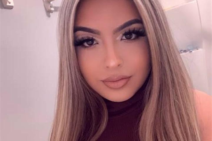 Luna, 38, a blonde brown-eyed latina companion based in Canet d En Berenguer. Offering Girlfriend Experience, Party Girl, Domination, Dinner Date. Available ...