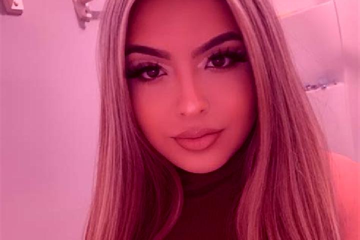 Luna, 38, a blonde brown-eyed latina companion based in Fivizzano. Offering Roleplay, GFE, 69, Massage, Domination. Available for incall and outcall, overnig...