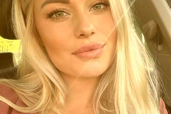 Luna, 38, a blonde hazel-eyed caucasian companion based in Berliste. Offering Striptease, GFE, Party Girl. Available for incall and outcall, day and evening ...