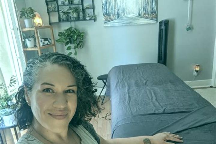 Luna, 38, a brunette grey-eyed mixed companion based in Cohassett Beach. Offering Domination, Erotic Massage, BDSM, 69, Travel Companion. Available for incal...