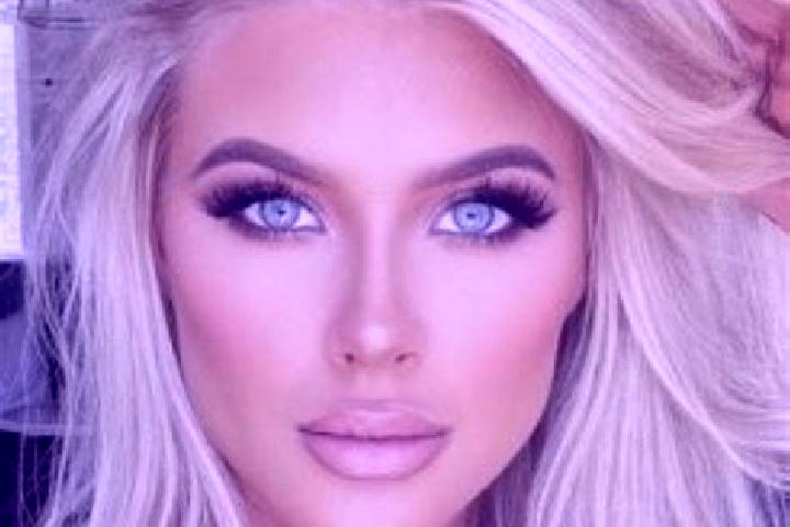 Luna, 38, a platinum blonde brown-eyed middle eastern companion based in Kirchroth. Offering Travel Companion, Fetish, BDSM, 69, Tantra. Available for incall...