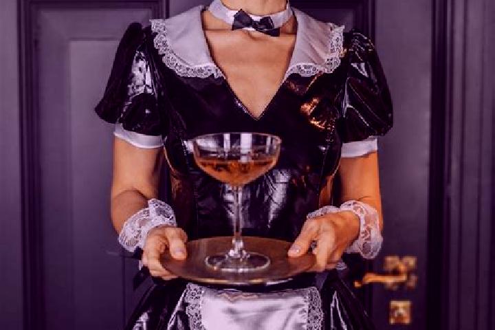Luna, 39, a chestnut dark-eyed caucasian companion based in Felixstowe. Offering Fetish, Couples, A-Level, Travel Companion. Available for incall and outcall...