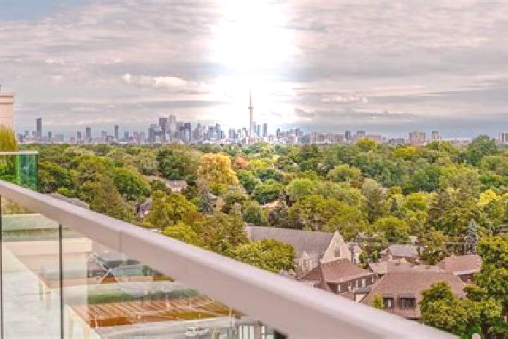 Luna, 39 — Escort in Runnymede-Bloor West Village, Canada