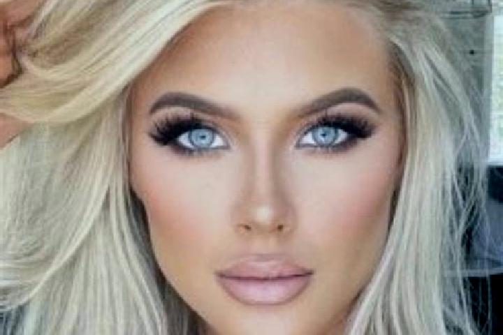 Madison, 20, a platinum blonde grey-eyed ebony companion based in Narellan. Offering 69, Deep French Kissing, Overnight. Available for incall and outcall, da...