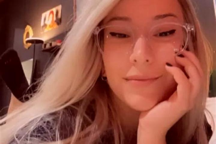 Madison, 21, a blonde dark-eyed latina companion based in Goolwa North. Offering Party Girl, OWO, Couples. Available for incall and outcall, overnight bookin...