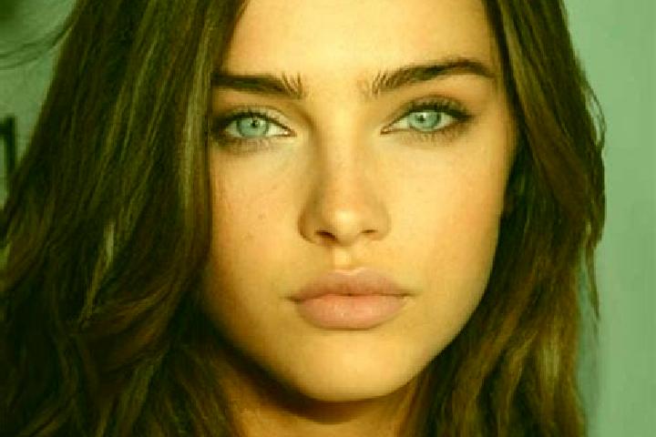 Madison, 21, a brunette dark-eyed mixed companion based in Epse. Offering Party Girl, A-Level, Duos. Available for incall and outcall, day and evening dates.