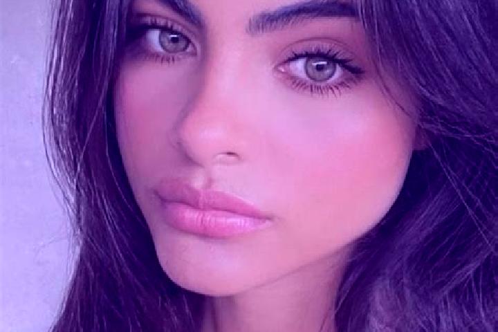 Madison, 21, a brunette green-eyed latina companion based in El Alamito. Offering Erotic Massage, Tantra, Duos, Striptease. Available for incall and outcall,...