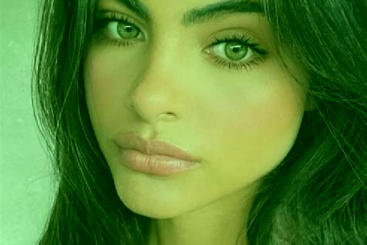 Madison, 22, a red hazel-eyed indian companion based in Assuamakro. Offering Overnight, Travel Companion, BDSM, Deep French Kissing. Available for incall and...