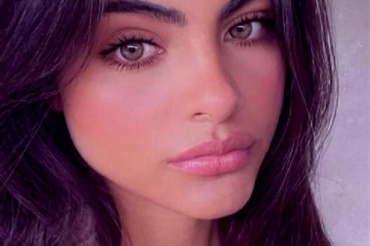 Madison, 23, a brunette grey-eyed middle eastern companion based in Puotila. Offering Erotic Massage, Duos, Overnight, Striptease, Travel Companion. Availabl...